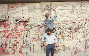 THE SECRETS OF THE BERLIN WALL
